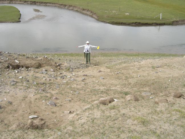  2006:09:05 22:14:22   Modern Alluvial Gravel on Buha Terrace - from NSideTerBuha - photo c.jpg